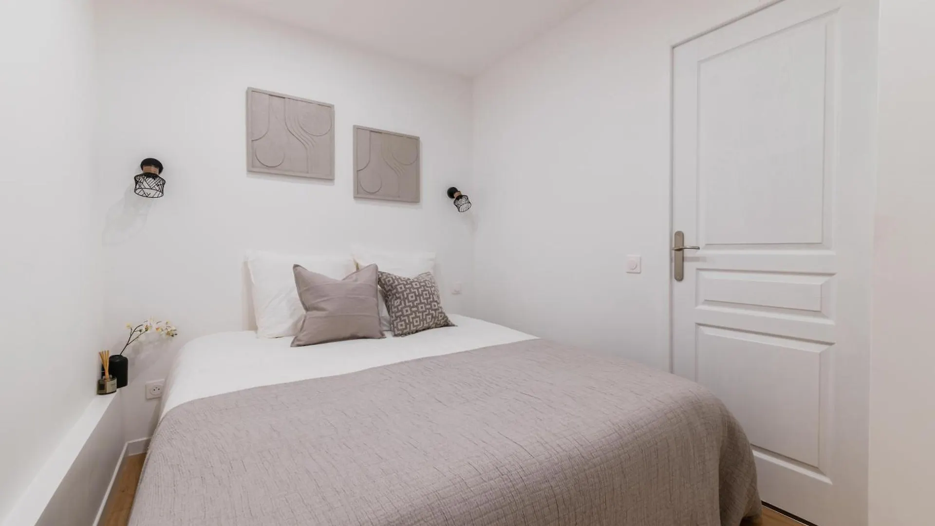 Flat Rue D'Assas Private Garden Apartment Paris