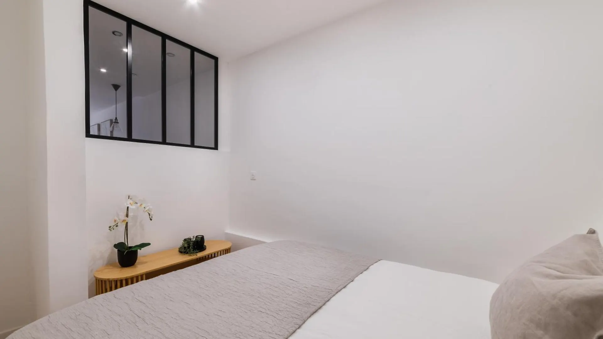 Flat Rue D'Assas Private Garden Apartment Paris